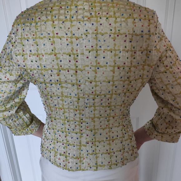 Elegant and chic jacket. - Picture 2 of 4